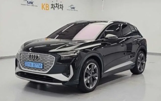 Q4 e-트론 40 스포트백 프리미엄